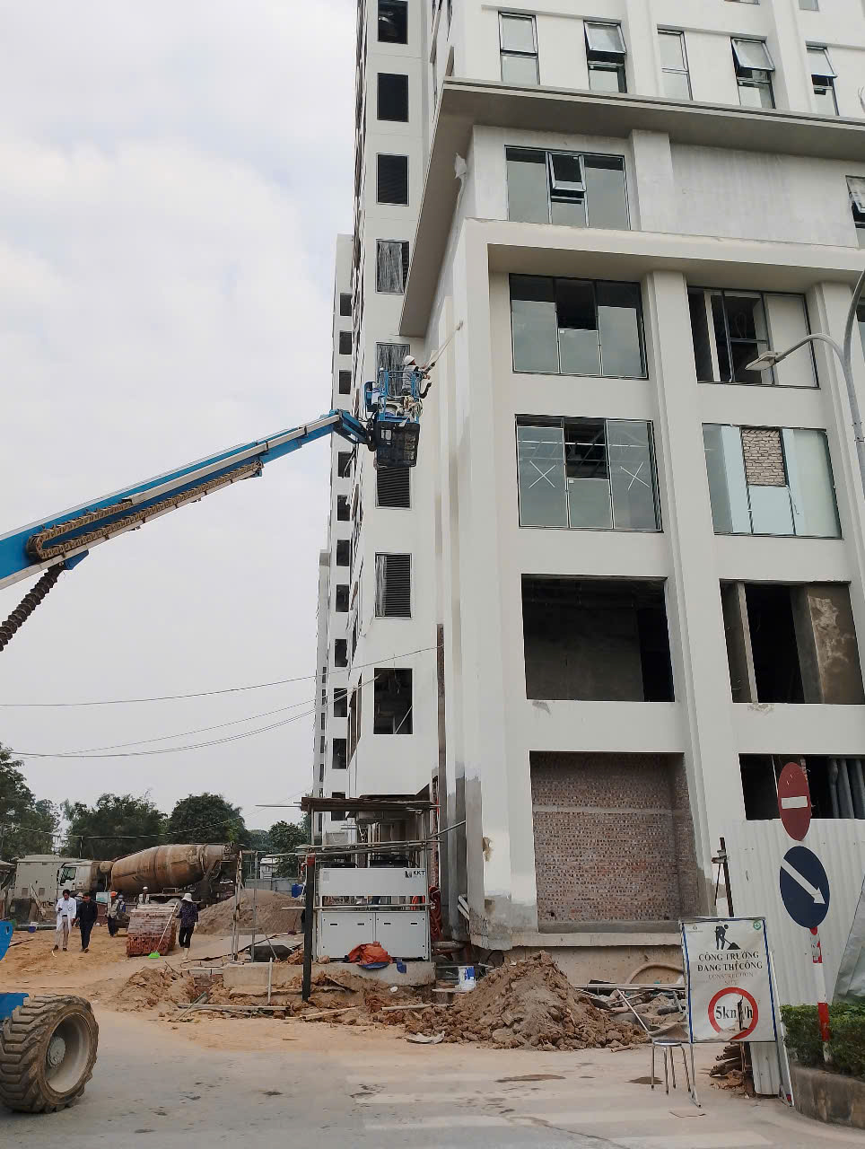 Máy móc thiết bị thi công